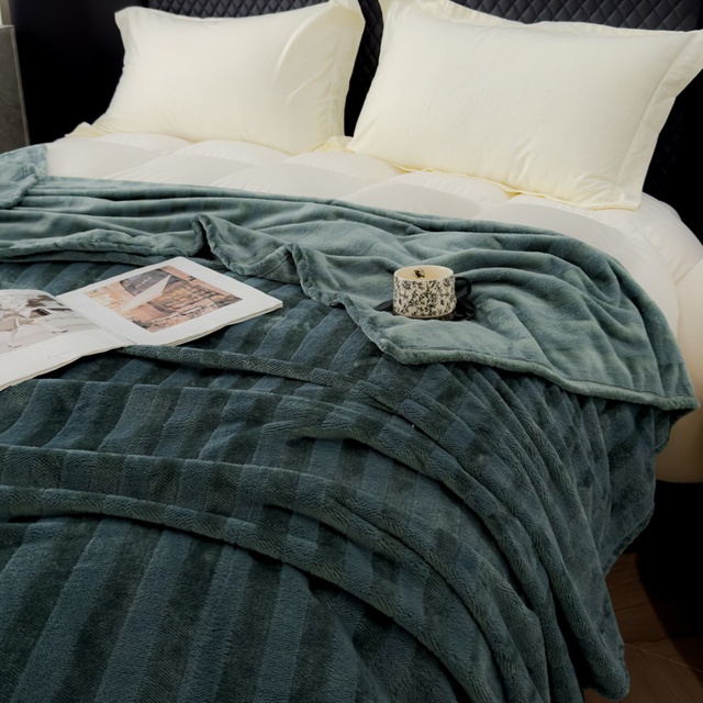 Jacquard Fleece Throw Blanket for Bed TV Couch Cozy Fuzzy Flannel Blanket for All Seasons