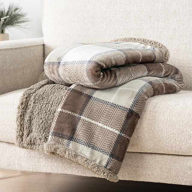 Printed Sherpa Blanket – Double Layer Plush Fleece & Sherpa Throw Blanket Taupe Plaid Sherpa Throw Blanket for Couch Twins, Soft Fuzzy Cabin Blanket and Throws, Warm Cozy Winter Gift Blanket