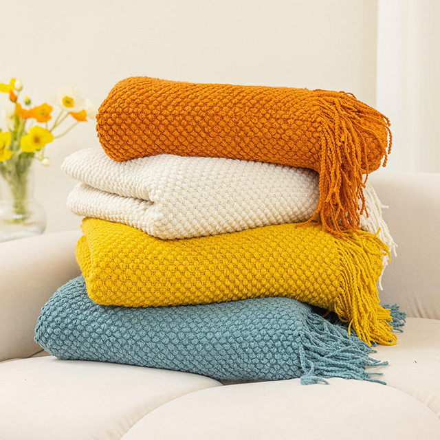 Wholesale Knitted Pineapple Air Conditioning Blanket Home Decor Bean Bed Throw for Office Nap Throws Product Category Solid Color Knitted Sofa Throw Blanket with Tassels