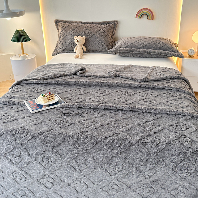 Hot Sale Jacquard Coral Velvet Blanket Thickened Flannel Blanket for Winter and Fall