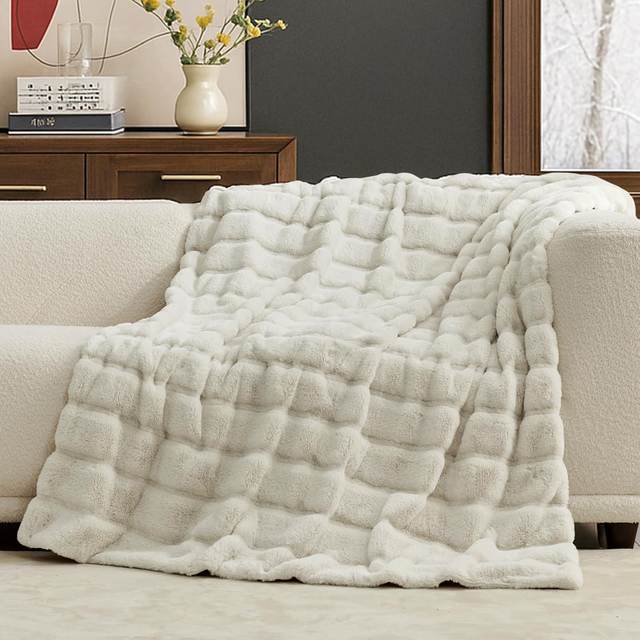 Luxury Plush Quilted Throw Blanket – Ultra Soft Thick Solid Color Sofa Blanket, Cozy Warm Winter Decorative Throw for Couch & Bed, All-Season, OEM Custom Size Manufacturer