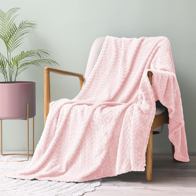 Fleece Throw Blanket for Couch and Bed, 50x70 Inches Soft Cozy Jacquard Flannel Blankets, Lightweight Fuzzy Plush Warm Throws for Women, Light Pink