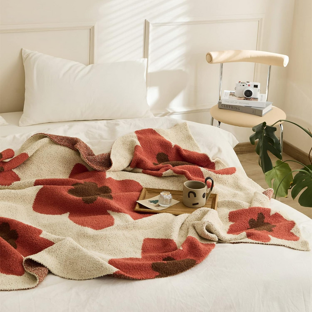 Floral Throw Blanket Big Flower Pattern Soft Cozy Warm Fuzzy Fluffy Microfiber Feather for Couch Bed Sofa Baby Pets Home Decor All Season (Chen Red, 47''x59'')