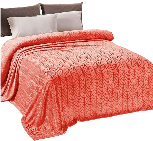 Flannel Fleece King Size Blanket for Bed, Soft Fluffy Velvet Bedspread Coverlet with Decorative Vintage Pattern for All Season, Warm And Lightweight, Champagne