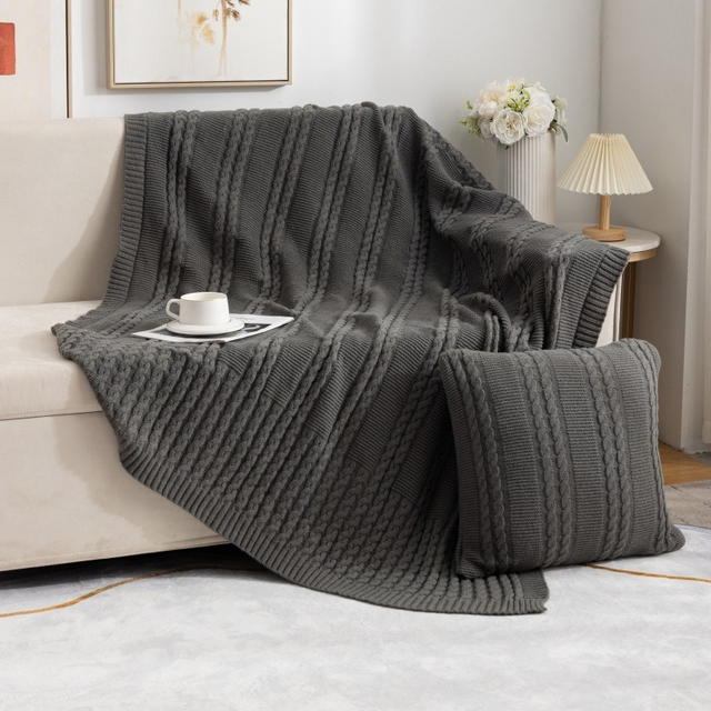 Fluffy Luxury Faux Fur Throw with 18 X18 Inch Pillow Covers Decorative Fuzzy Cozy Boho Throw Blanket 51*67Inch Acrylic Cable Knit Blankets with Tassel for Bed Sofa Chair And Couch 