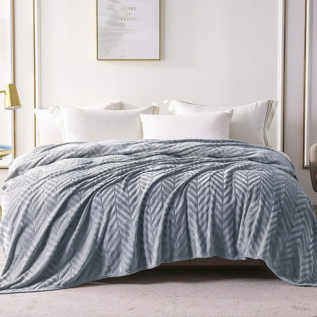 Flannel Fleece Queen Size Bed Blanket, Lightweight Breathable Soft Bedspread Plush Fluffy Coverlet Chevron Design Decorative Blanket for All Season, 90x90 Inch, Silver Grey