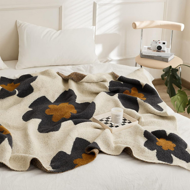Floral Throw Blanket Big Flower Pattern Soft Cozy Warm Fuzzy Fluffy Microfiber Feather for Couch Bed Sofa Baby Pets Home Decor All Season (Chen Grey, 47''x59'')